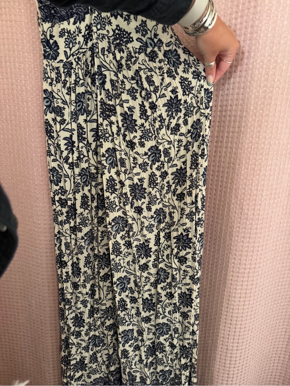 NWOT Angie Navy and Cream Floral V-Neck Maxi Dress - Picture 4 of 7